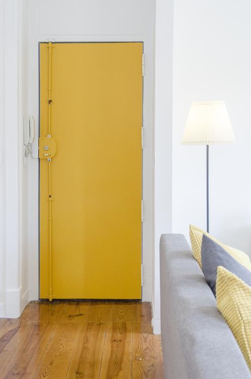 Cozy With Castel View Apartament Lizbona